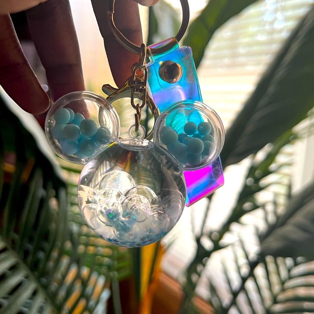 Mickey Mouse Glow In The Dark Keychain
